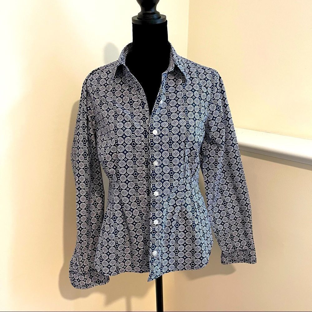 Jones New York Button down Shirt-Size Small